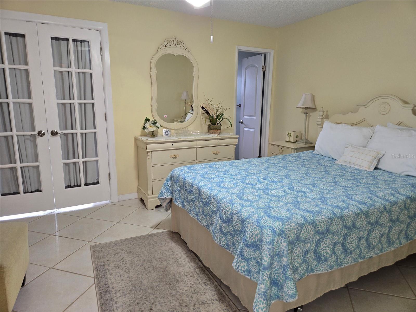 Listing photo id 23 for 2960 59th Street S 505