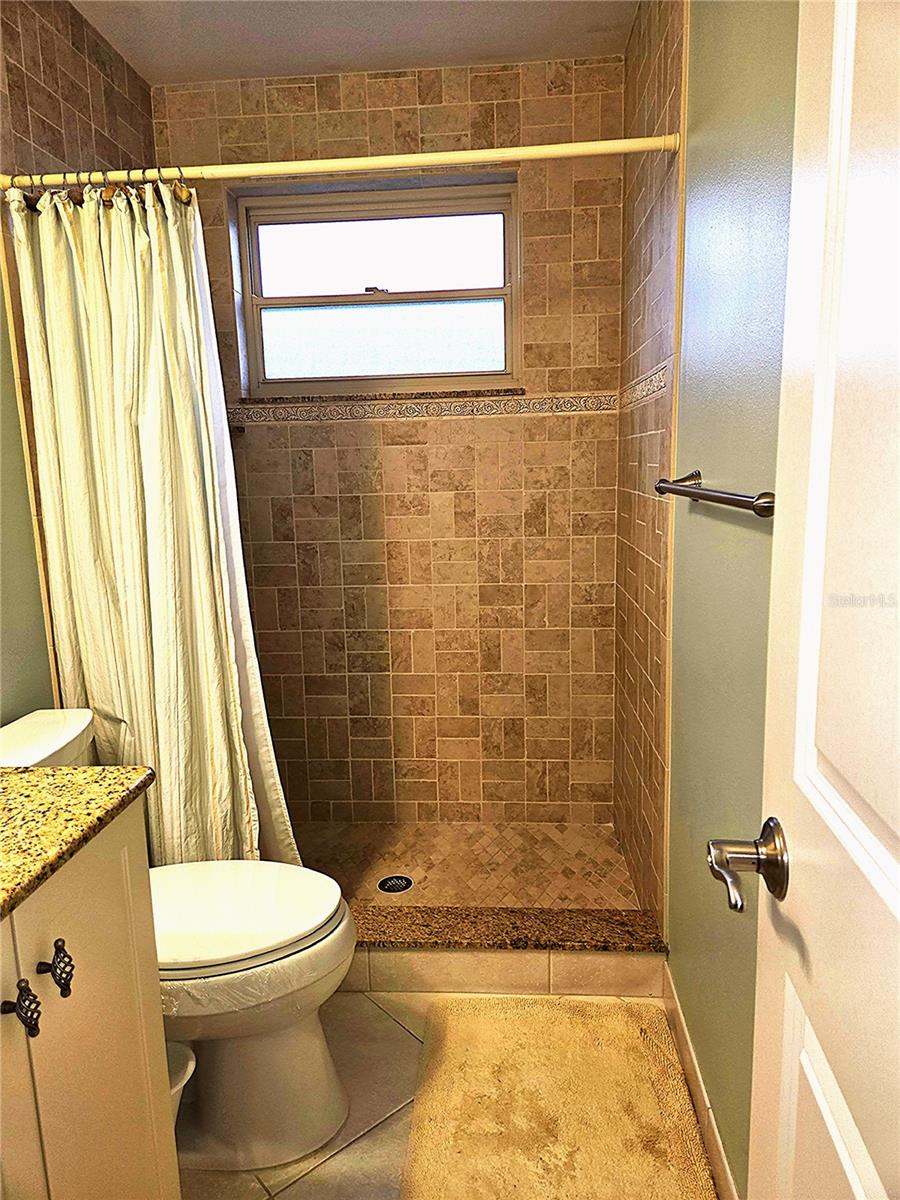 Listing photo id 25 for 2960 59th Street S 505