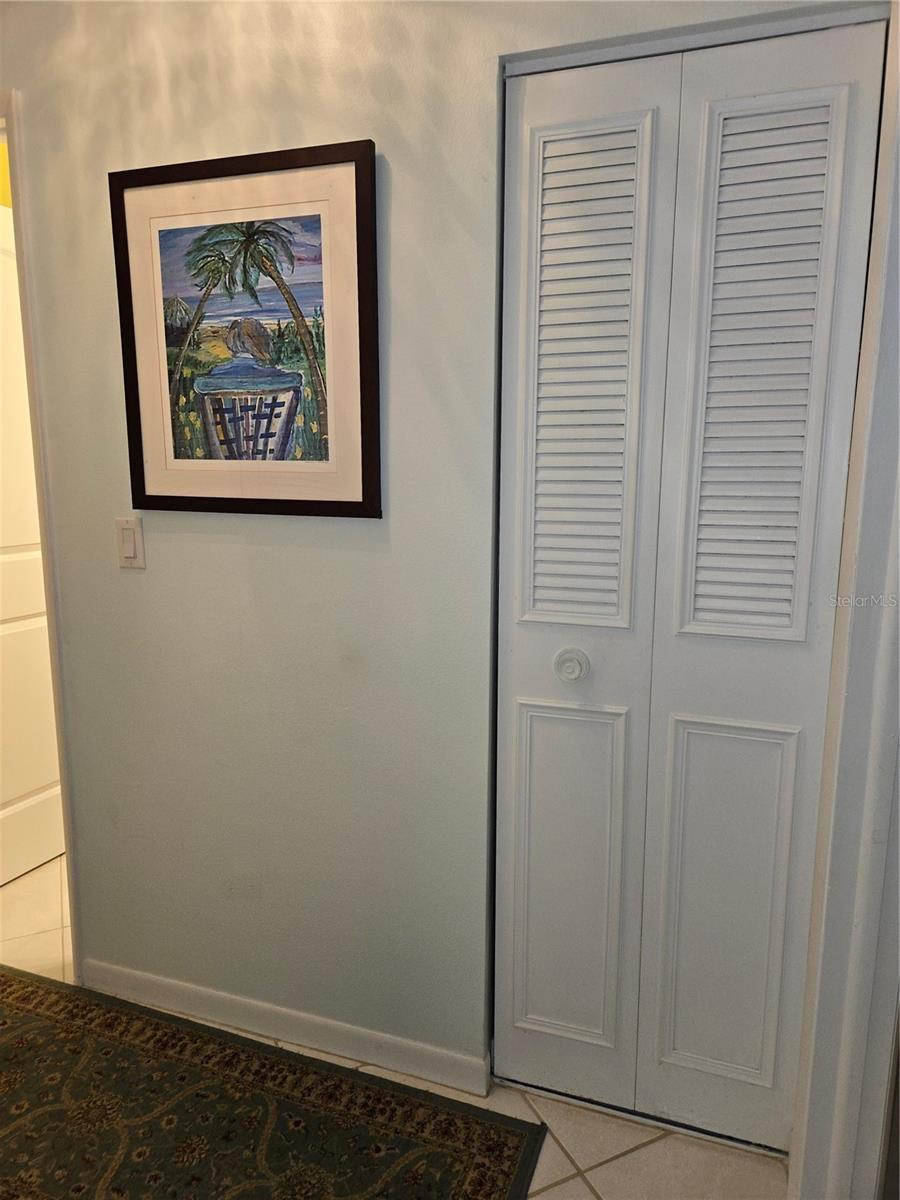 Listing photo id 31 for 2960 59th Street S 505