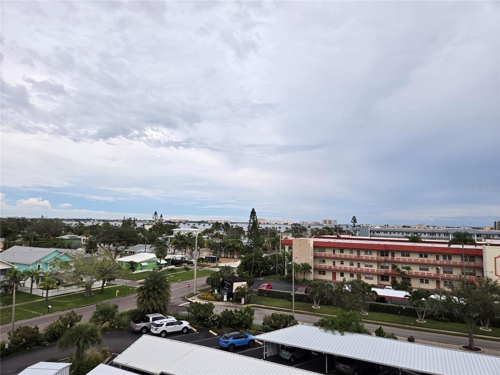Listing photo id 33 for 2960 59th Street S 505