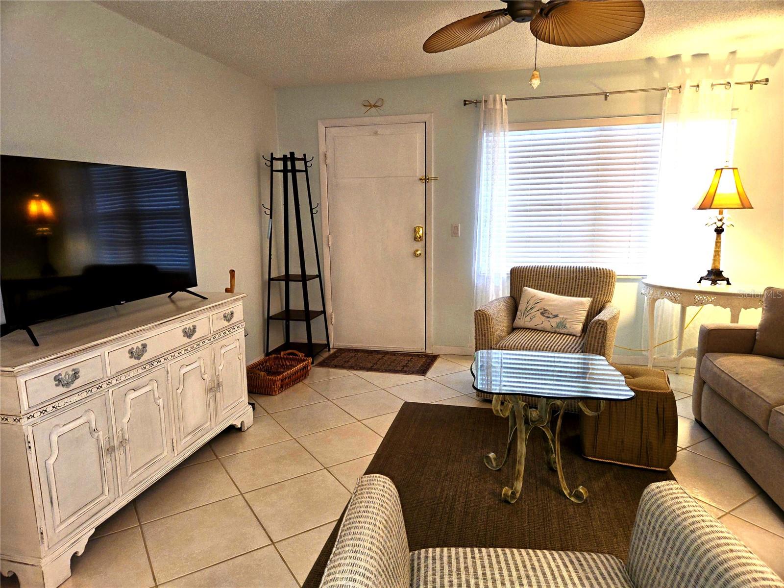Listing photo id 2 for 2960 59th Street S 505