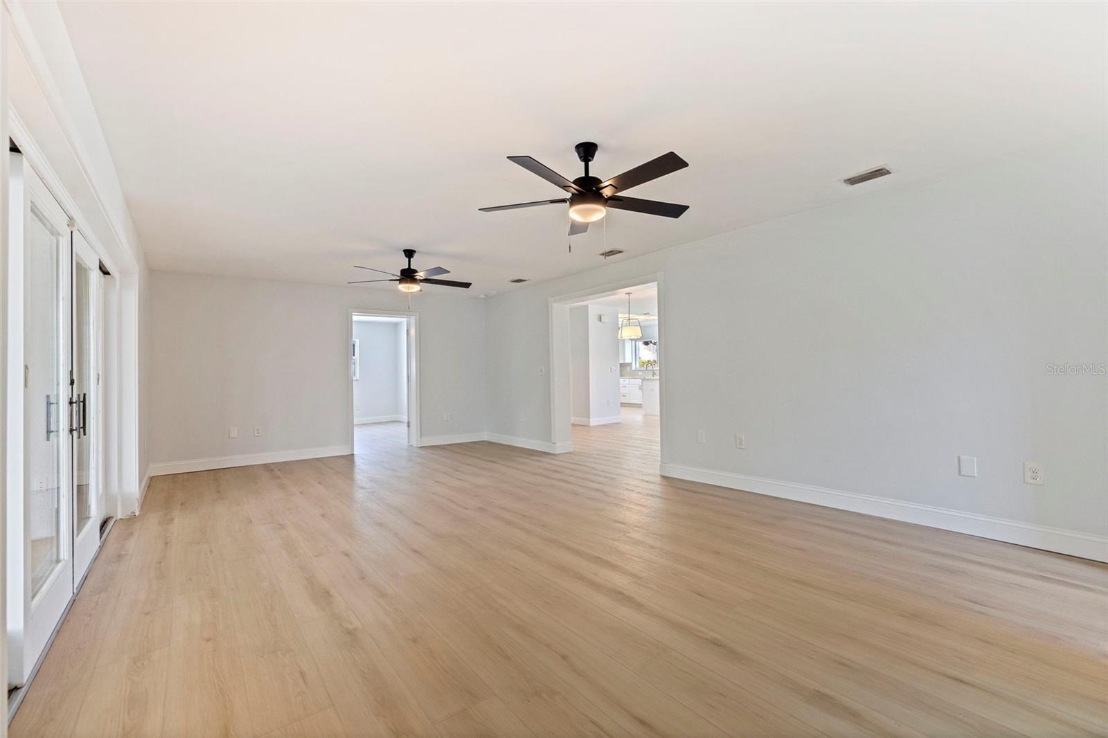 Image 10 of 19 For 934 41st Avenue Ne