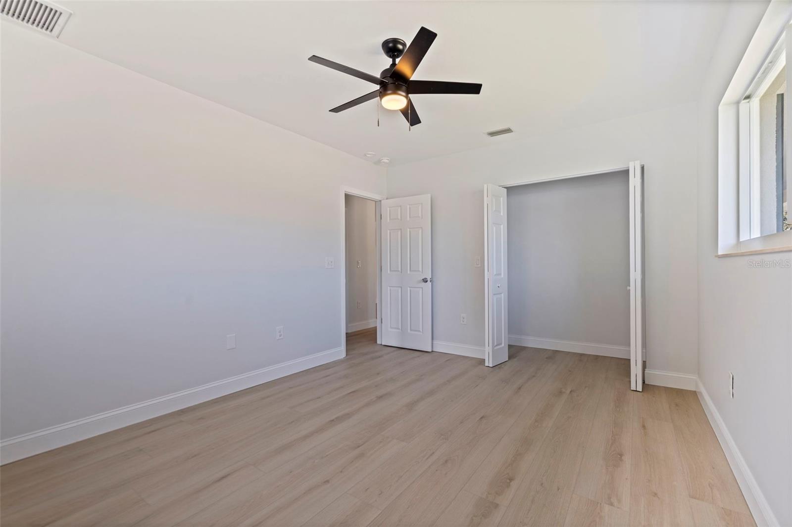 Image 15 of 19 For 934 41st Avenue Ne