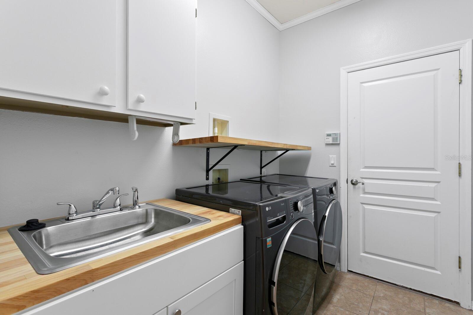 Image 31 of 70 For 8504 Goldfinch Court