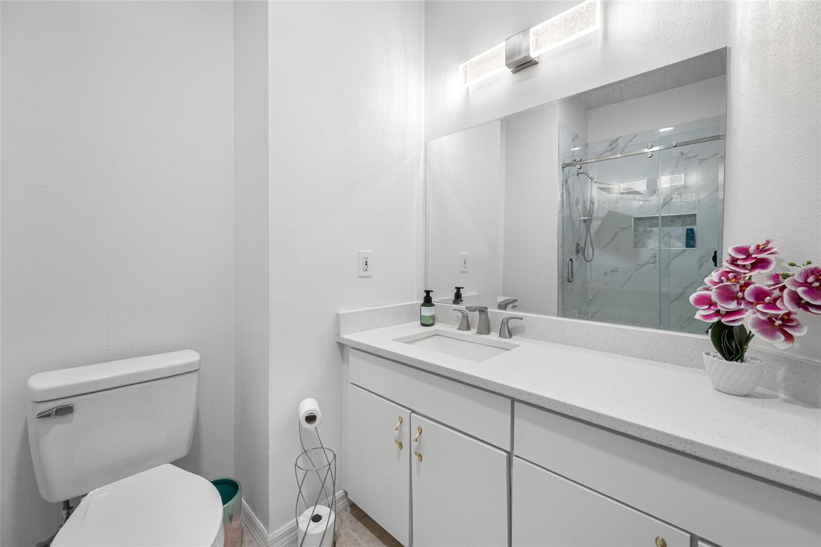 Listing photo id 8 for 4608 Whispering Wind Avenue