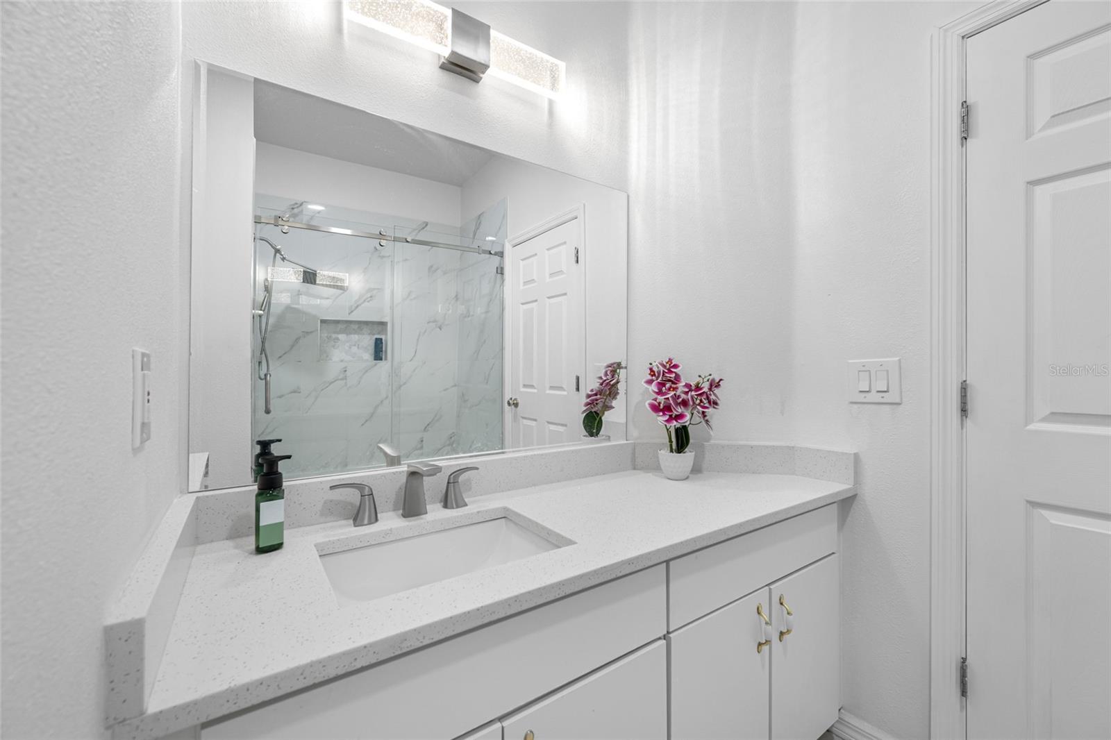 Listing photo id 10 for 4608 Whispering Wind Avenue