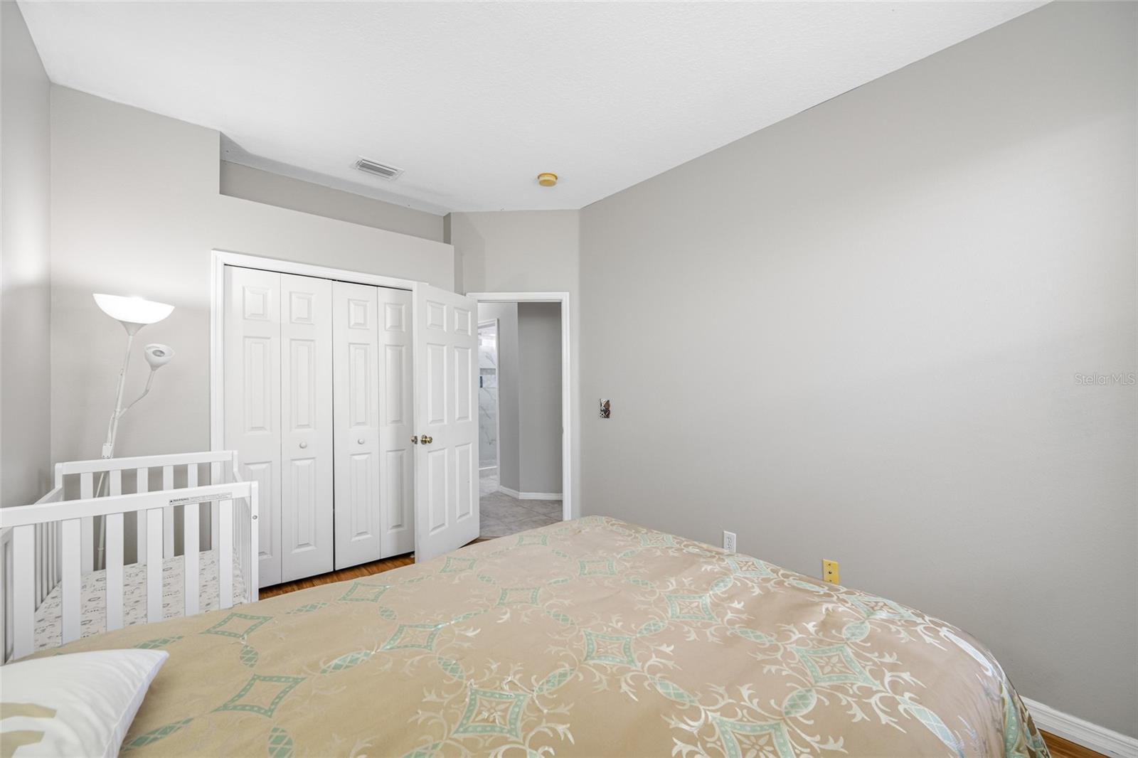 Listing photo id 12 for 4608 Whispering Wind Avenue