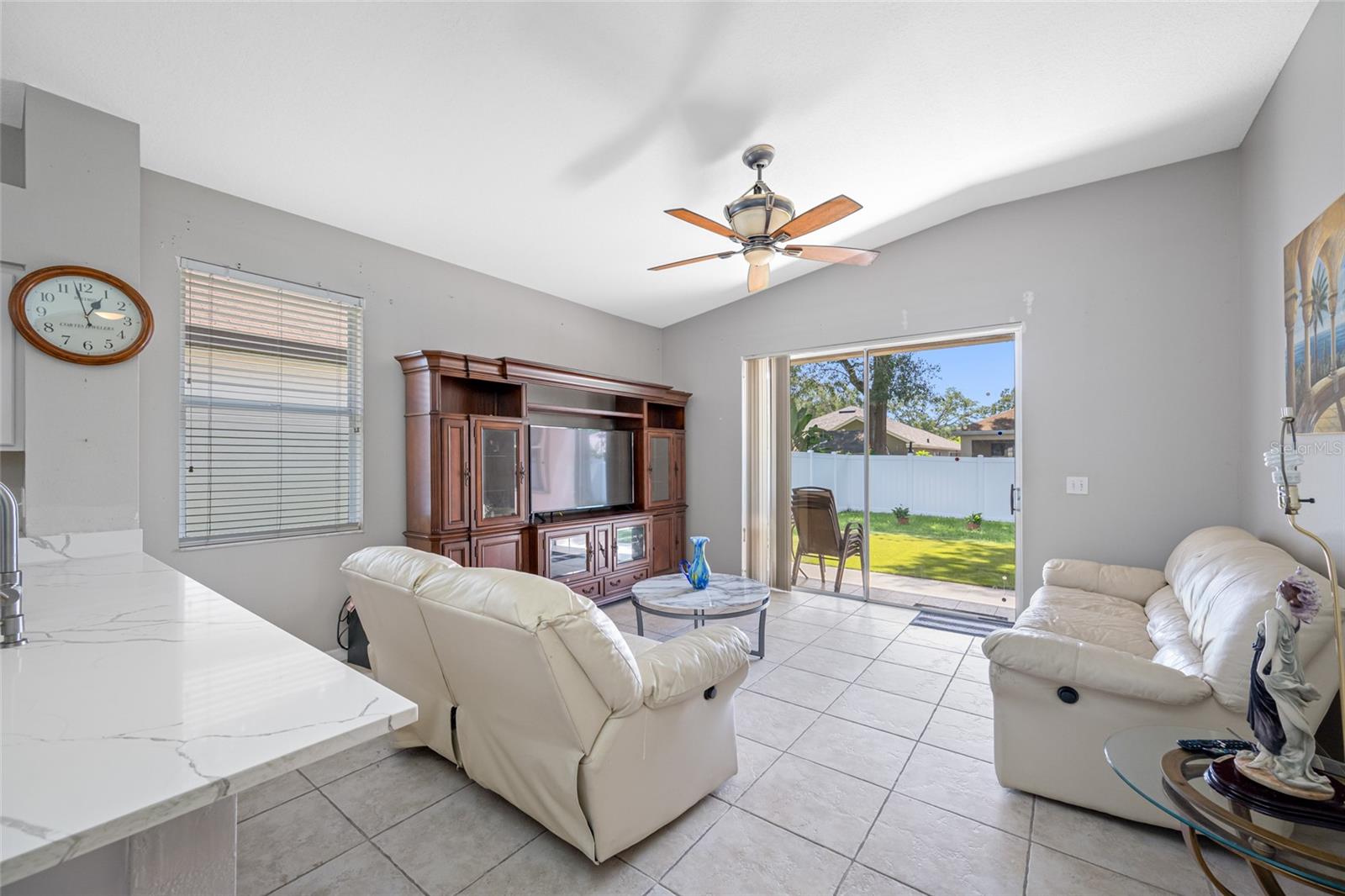 Listing photo id 15 for 4608 Whispering Wind Avenue