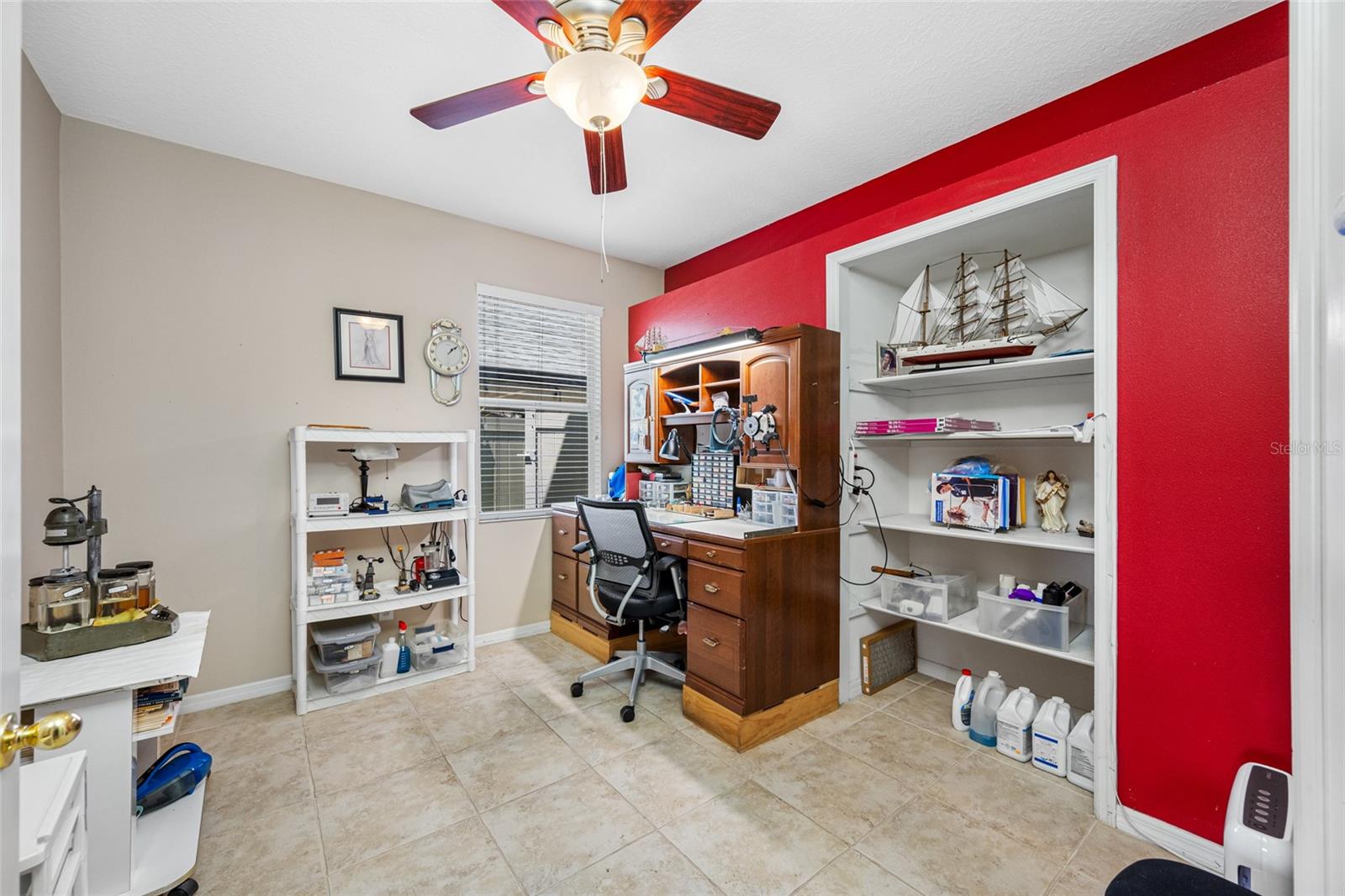 Listing photo id 17 for 4608 Whispering Wind Avenue