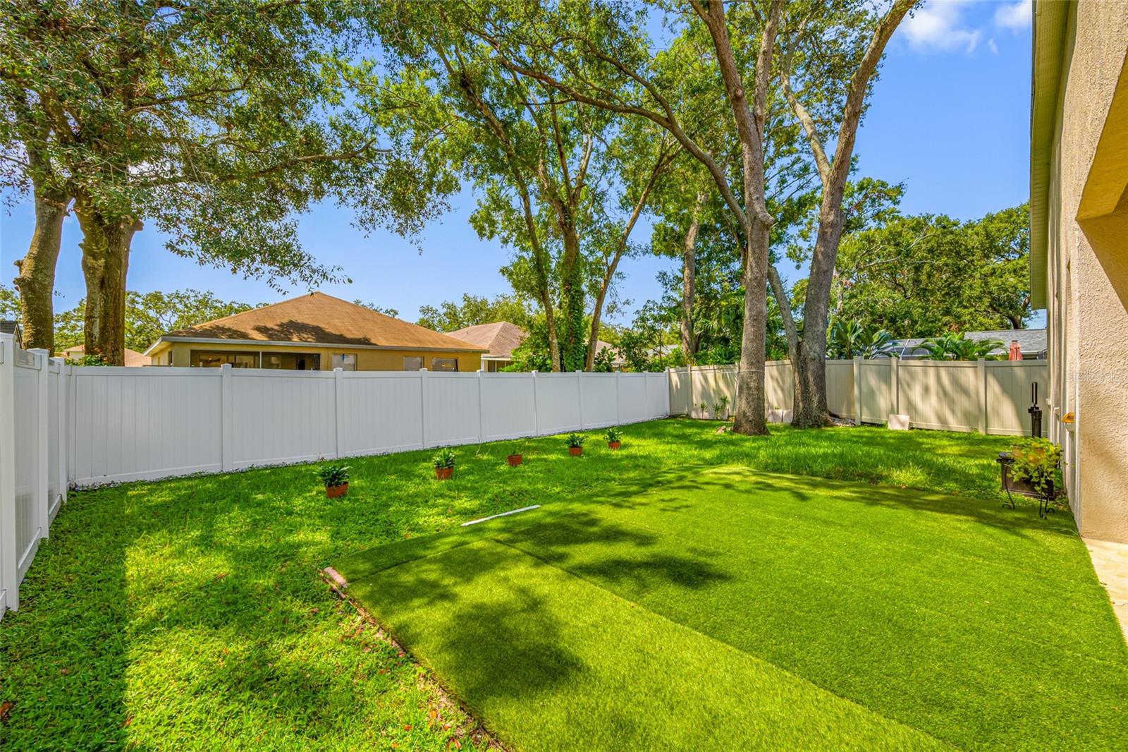 Listing photo id 23 for 4608 Whispering Wind Avenue