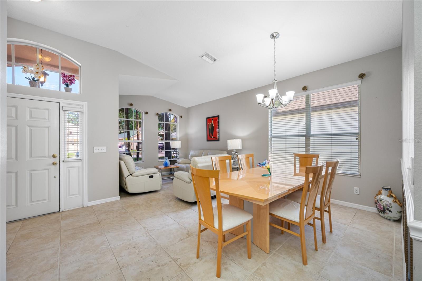 Listing photo id 2 for 4608 Whispering Wind Avenue