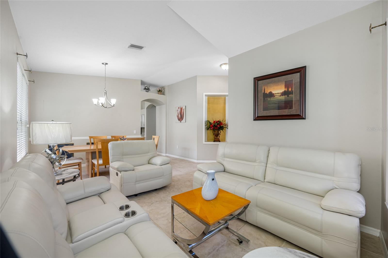 Listing photo id 5 for 4608 Whispering Wind Avenue