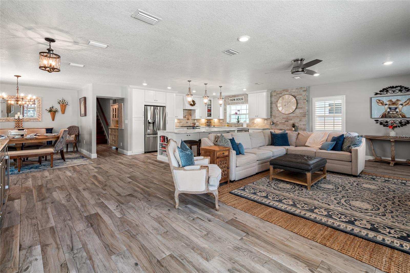 Image 2 of 45 For 3906 De Leon Street