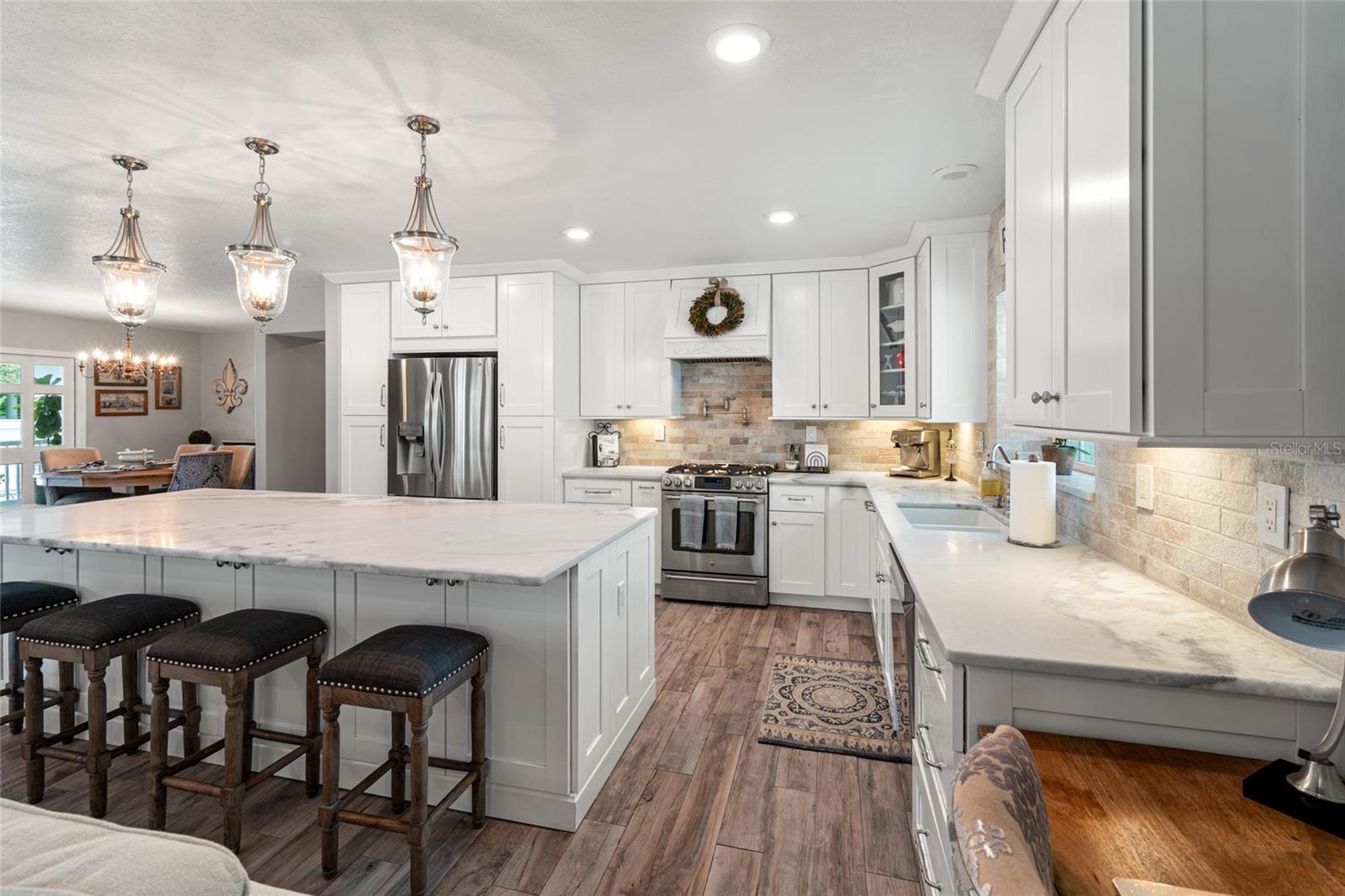 Image 4 of 45 For 3906 De Leon Street