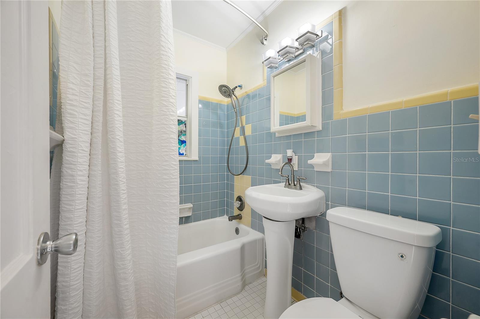 Image 32 of 41 For 1211 Park Circle
