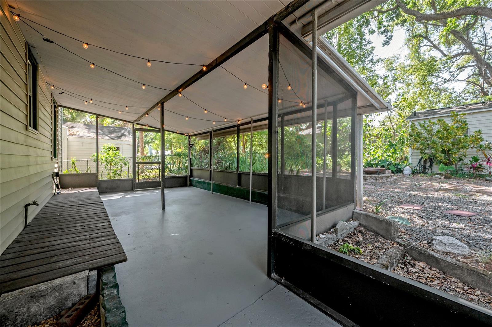 Image 33 of 41 For 1211 Park Circle