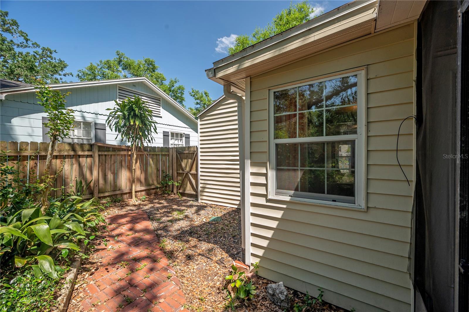 Image 35 of 41 For 1211 Park Circle
