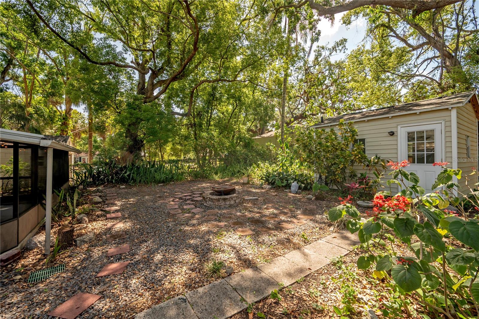 Image 38 of 41 For 1211 Park Circle