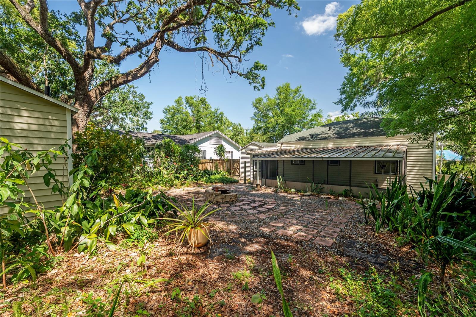 Image 39 of 41 For 1211 Park Circle