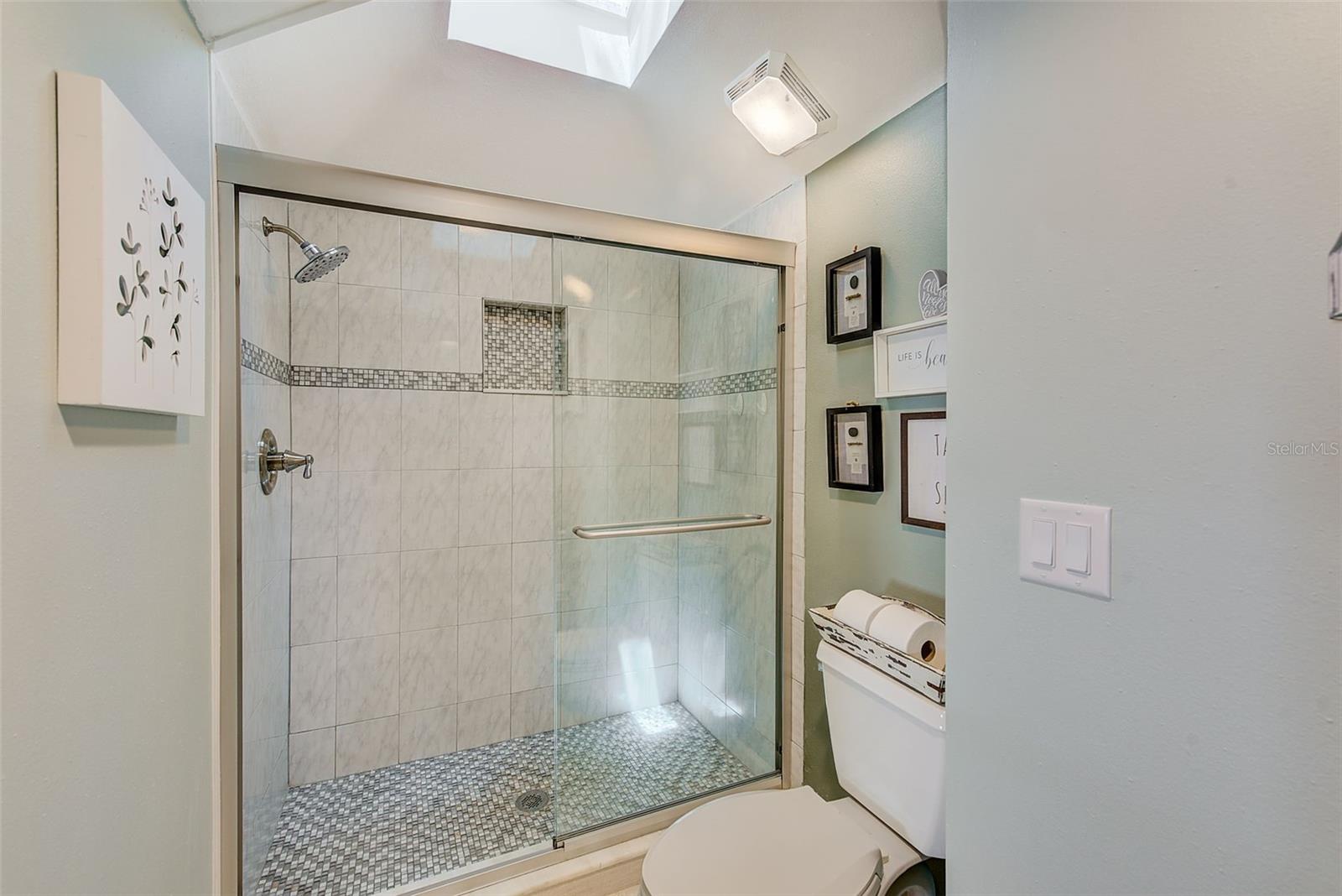 Image 22 of 45 For 2670 Walnut Drive