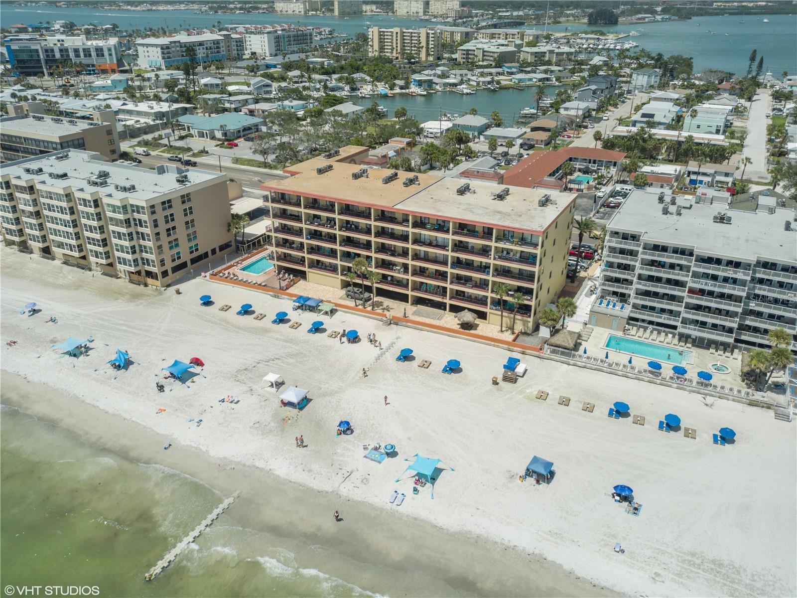 Image 25 of 27 For 14710 Gulf Boulevard 204