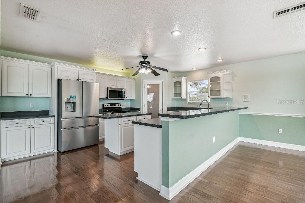 Image 28 of 75 For 7638 Deedra Circle