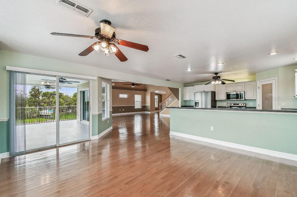 Image 33 of 75 For 7638 Deedra Circle