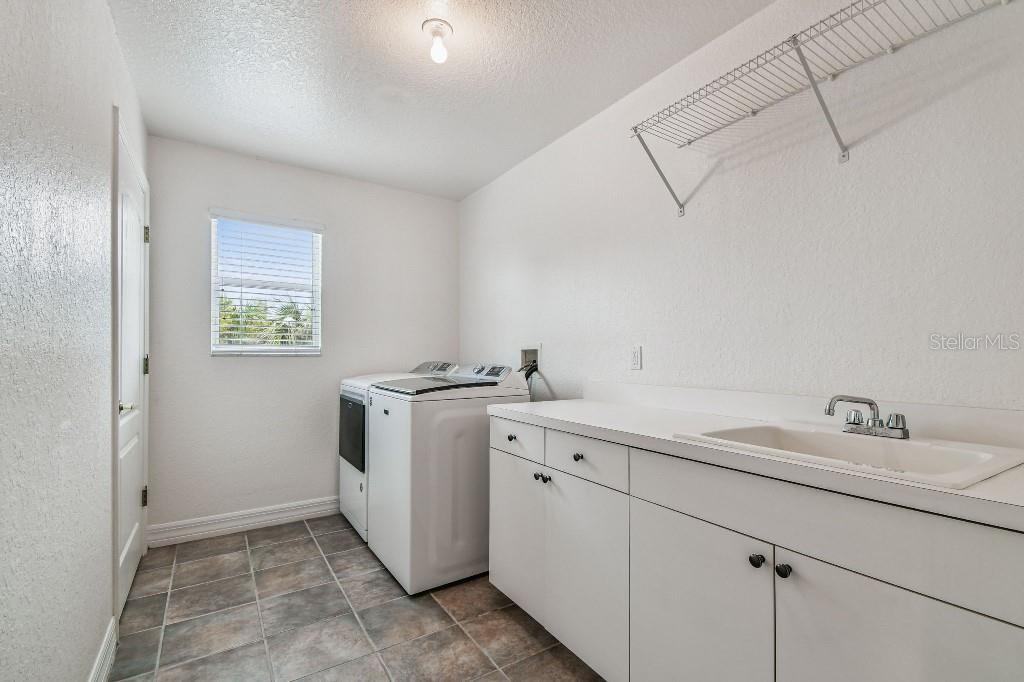 Image 41 of 75 For 7638 Deedra Circle