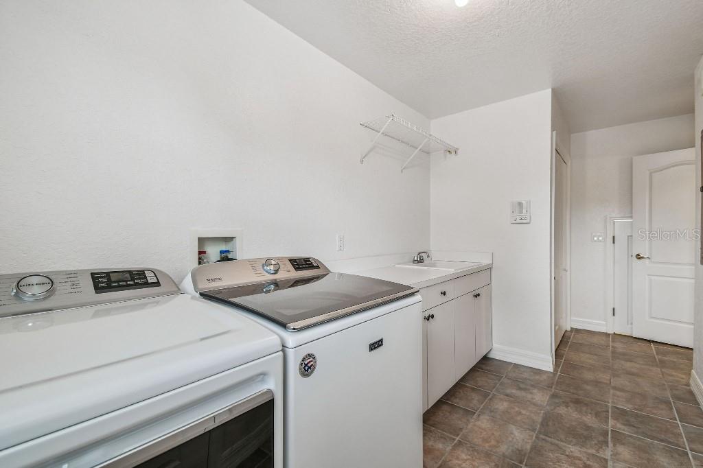 Image 42 of 75 For 7638 Deedra Circle