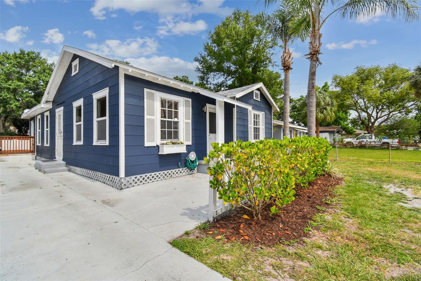 Image 3 of 40 For 308 Gomez Avenue