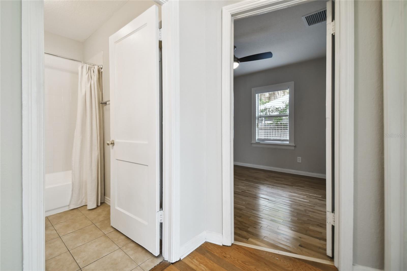 Image 9 of 40 For 308 Gomez Avenue