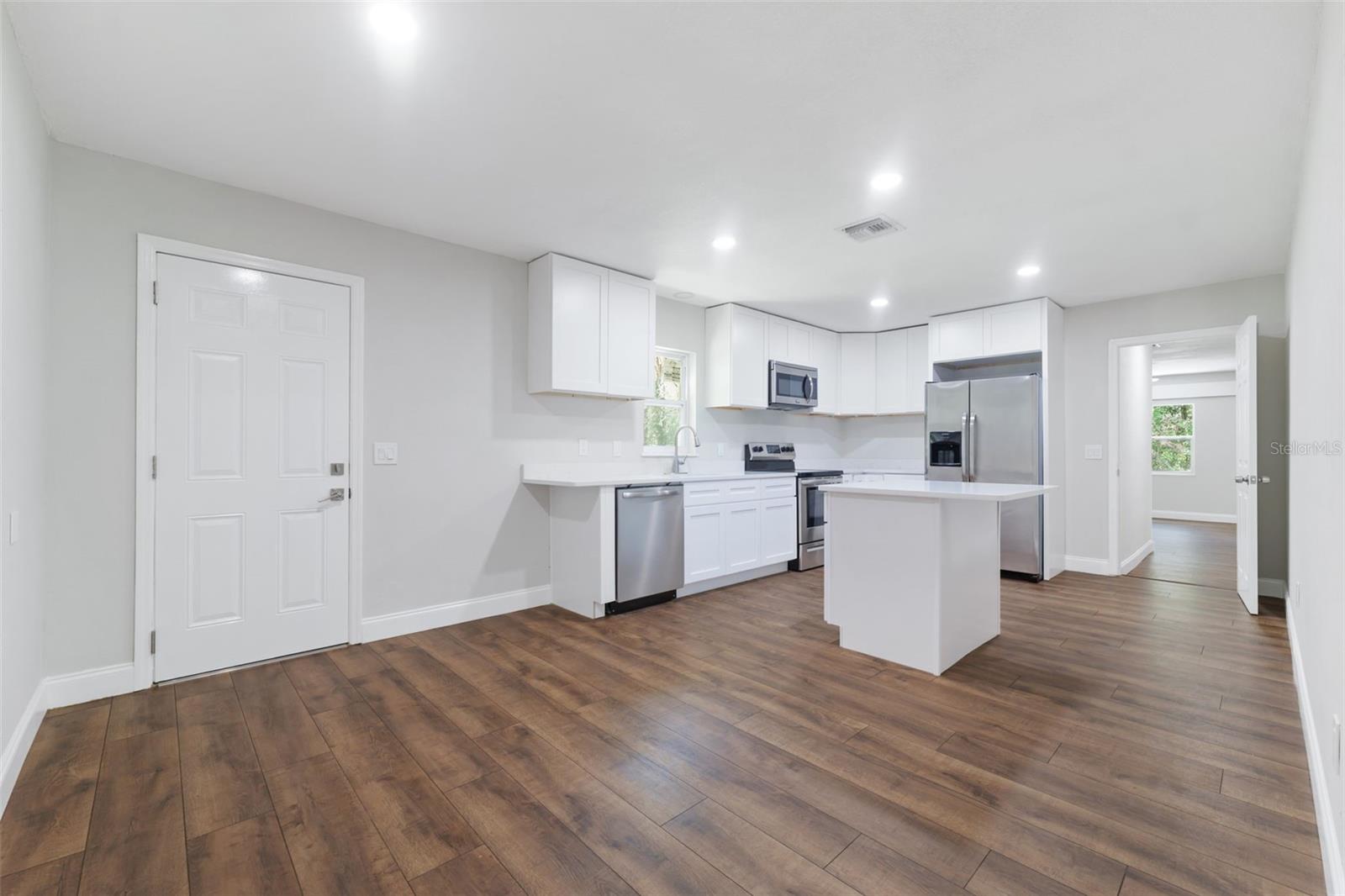 Image 10 of 41 For 18350 Oaklawn Drive