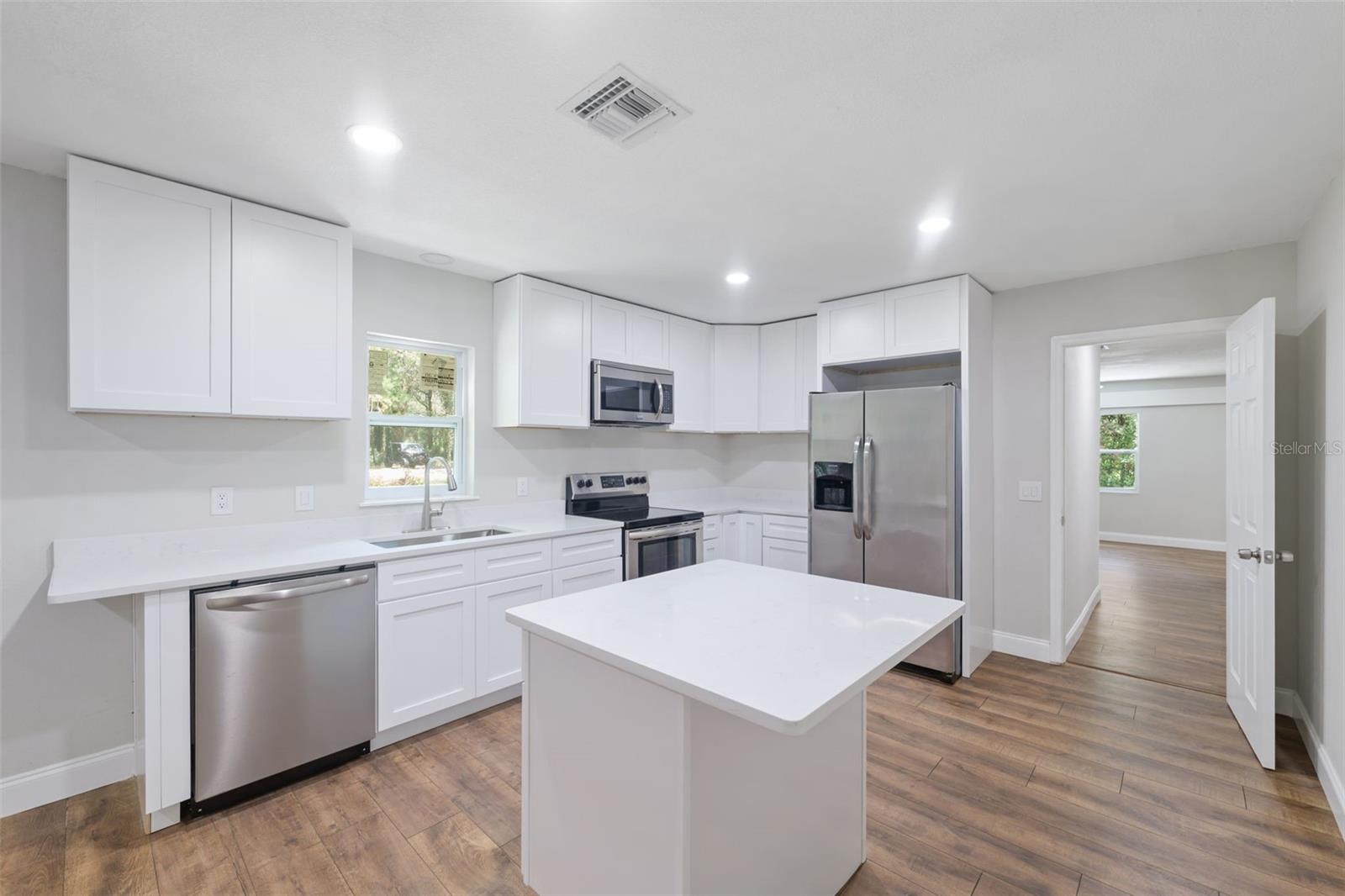 Image 11 of 41 For 18350 Oaklawn Drive