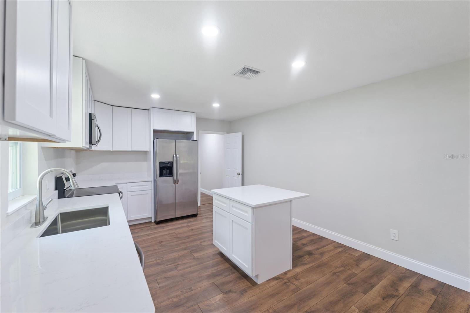 Image 12 of 41 For 18350 Oaklawn Drive