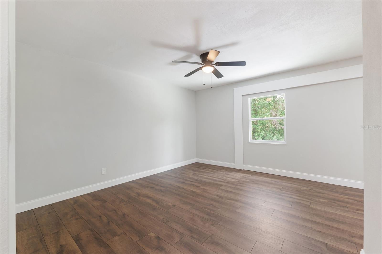 Image 14 of 41 For 18350 Oaklawn Drive
