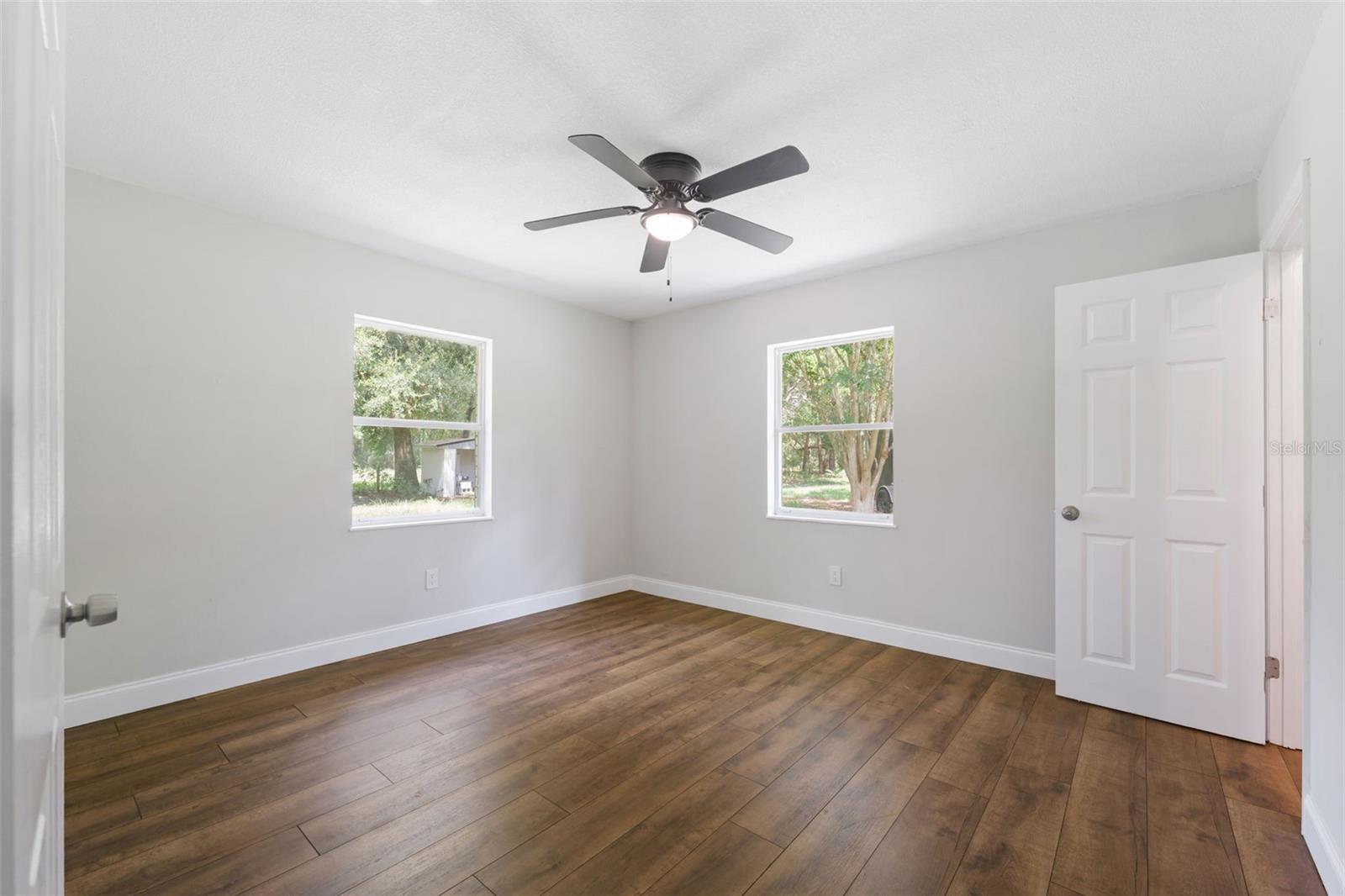Image 17 of 41 For 18350 Oaklawn Drive
