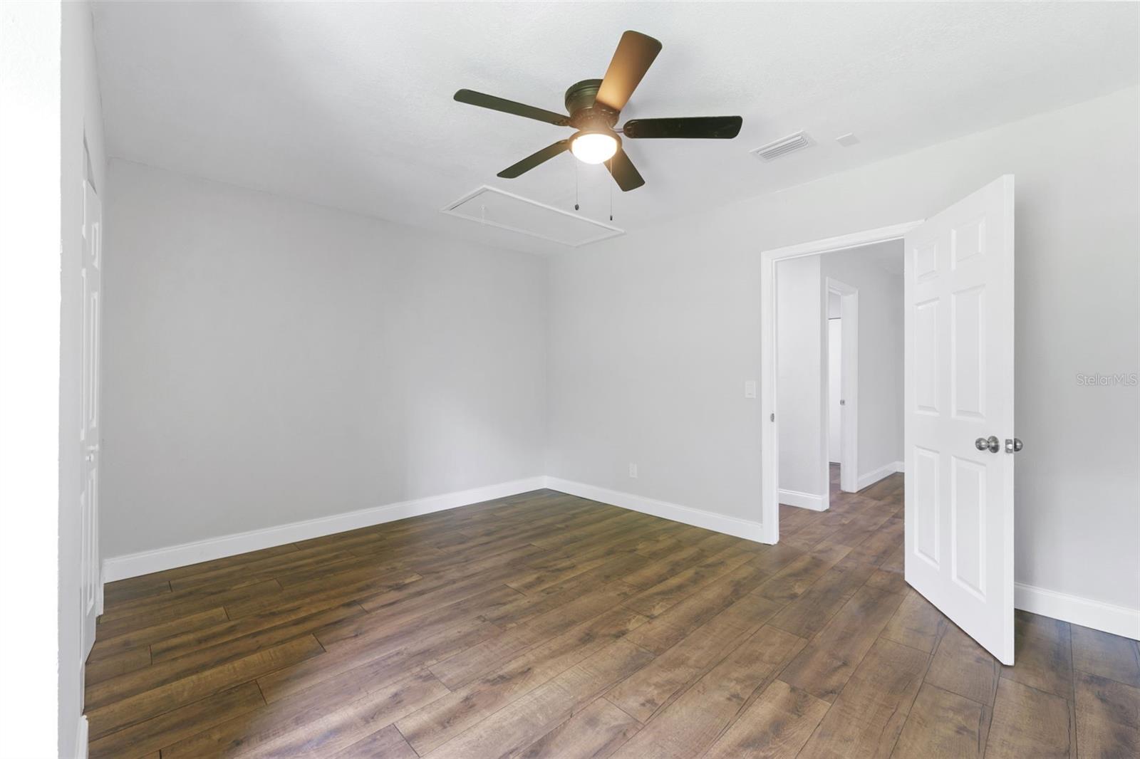 Image 19 of 41 For 18350 Oaklawn Drive