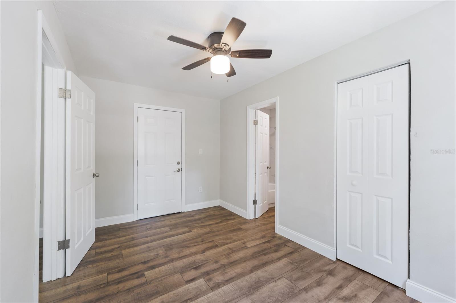 Image 32 of 41 For 18350 Oaklawn Drive