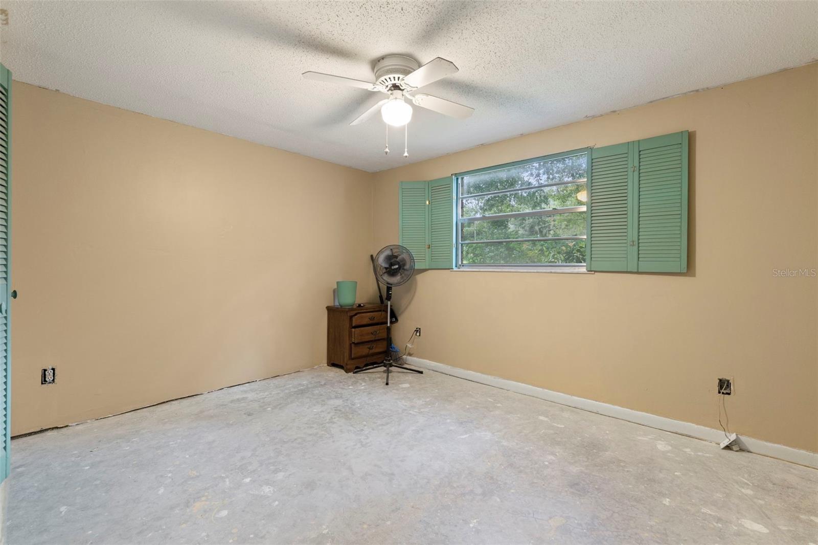 Image 14 of 25 For 11918 Orangewood Drive