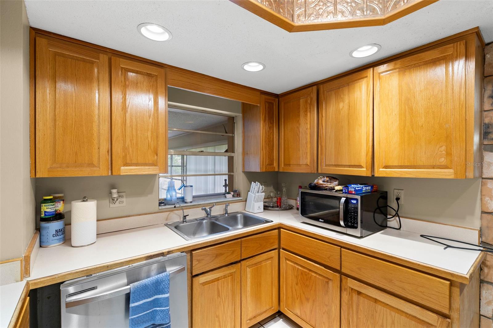 Image 8 of 25 For 11918 Orangewood Drive