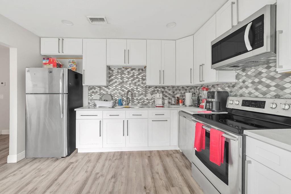 Image 11 of 51 For 4308 Woodlark Drive