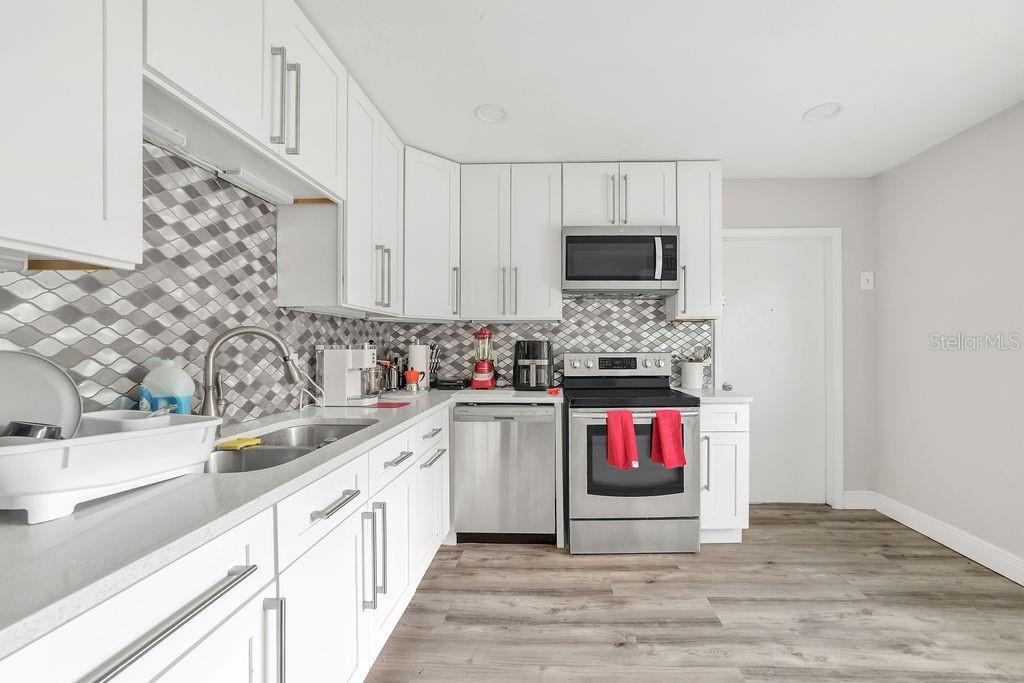 Image 12 of 51 For 4308 Woodlark Drive