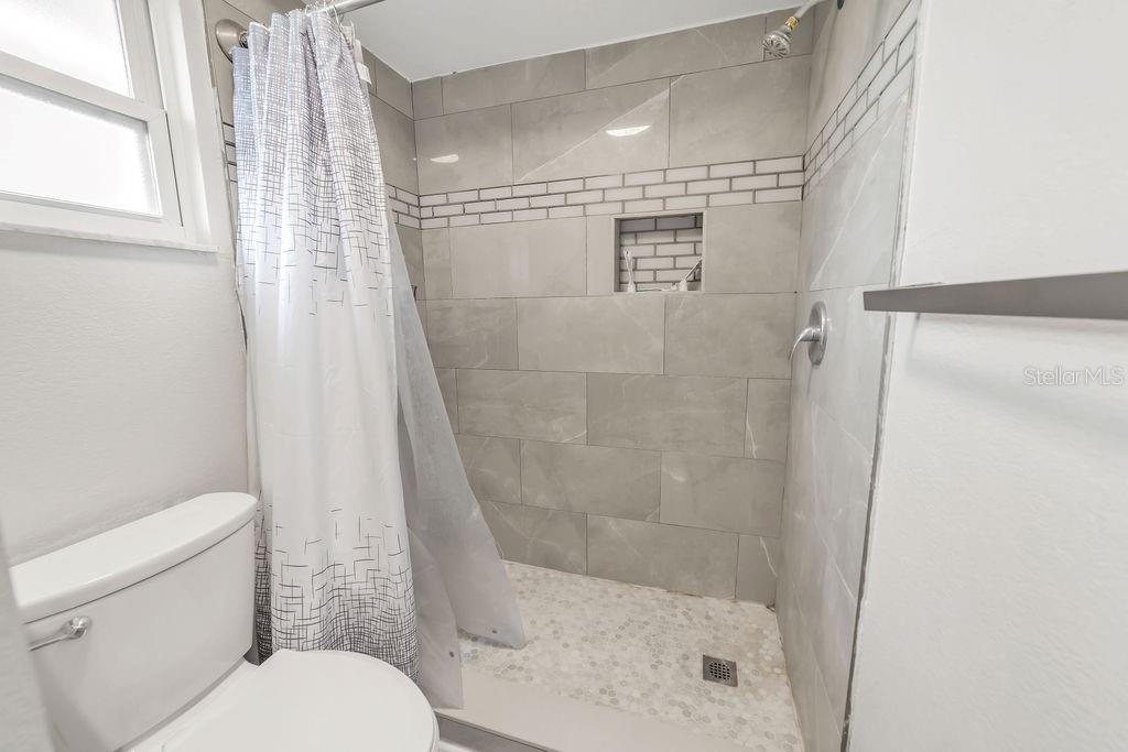Image 18 of 51 For 4308 Woodlark Drive
