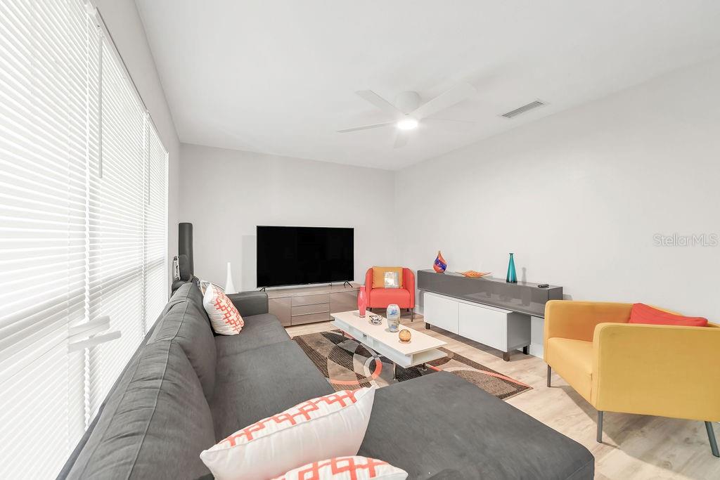 Image 7 of 51 For 4308 Woodlark Drive