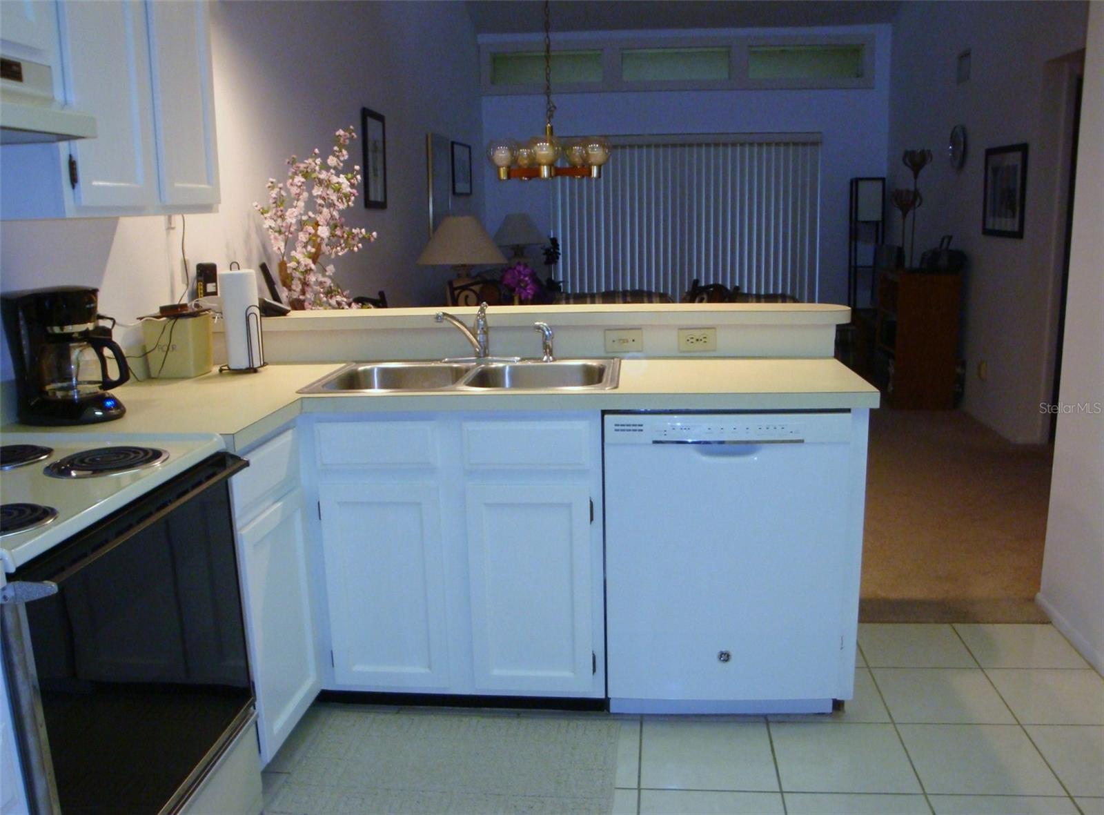 Image 14 of 25 For 312 Woodlake Wynde  312