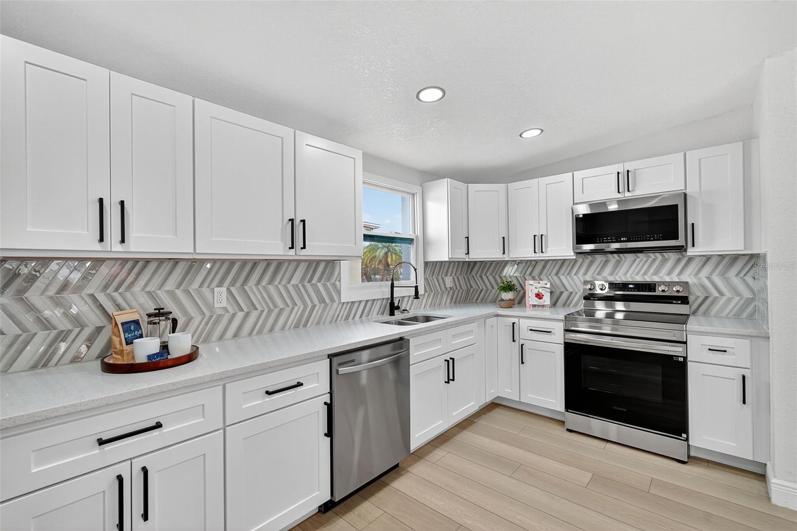 Image 4 of 37 For 7604 Lavender Lane