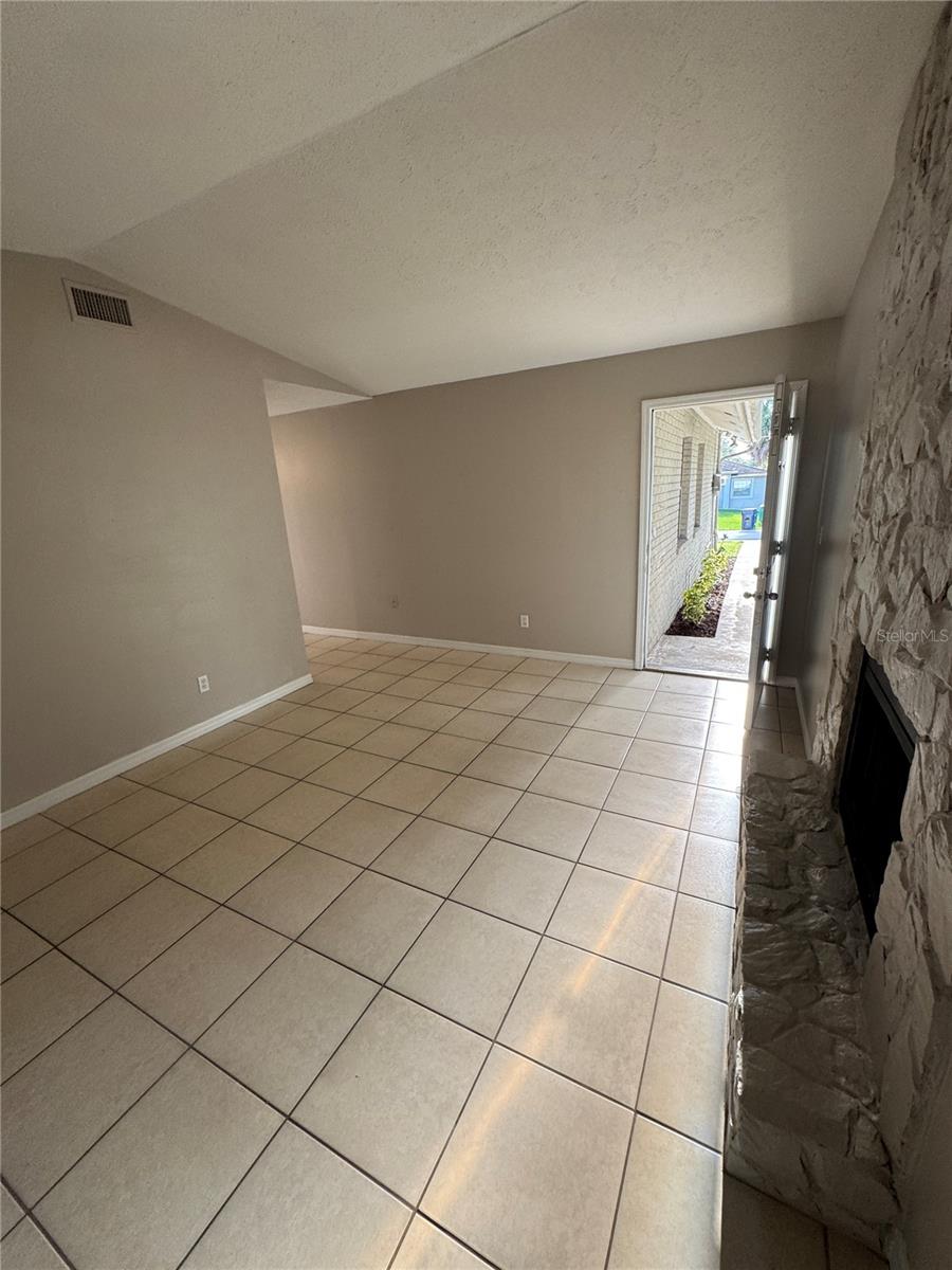 Image 5 of 24 For 10419 Hartts Drive