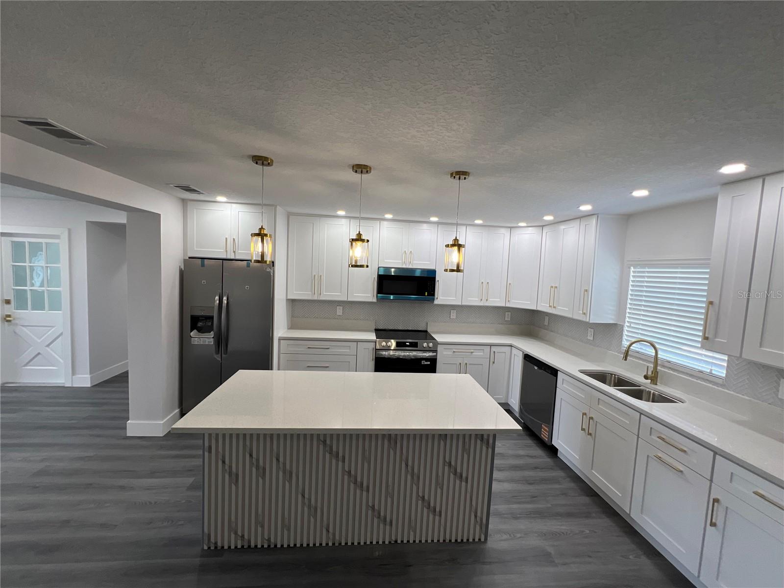 Image 10 of 65 For 2811 Auburn Avenue W