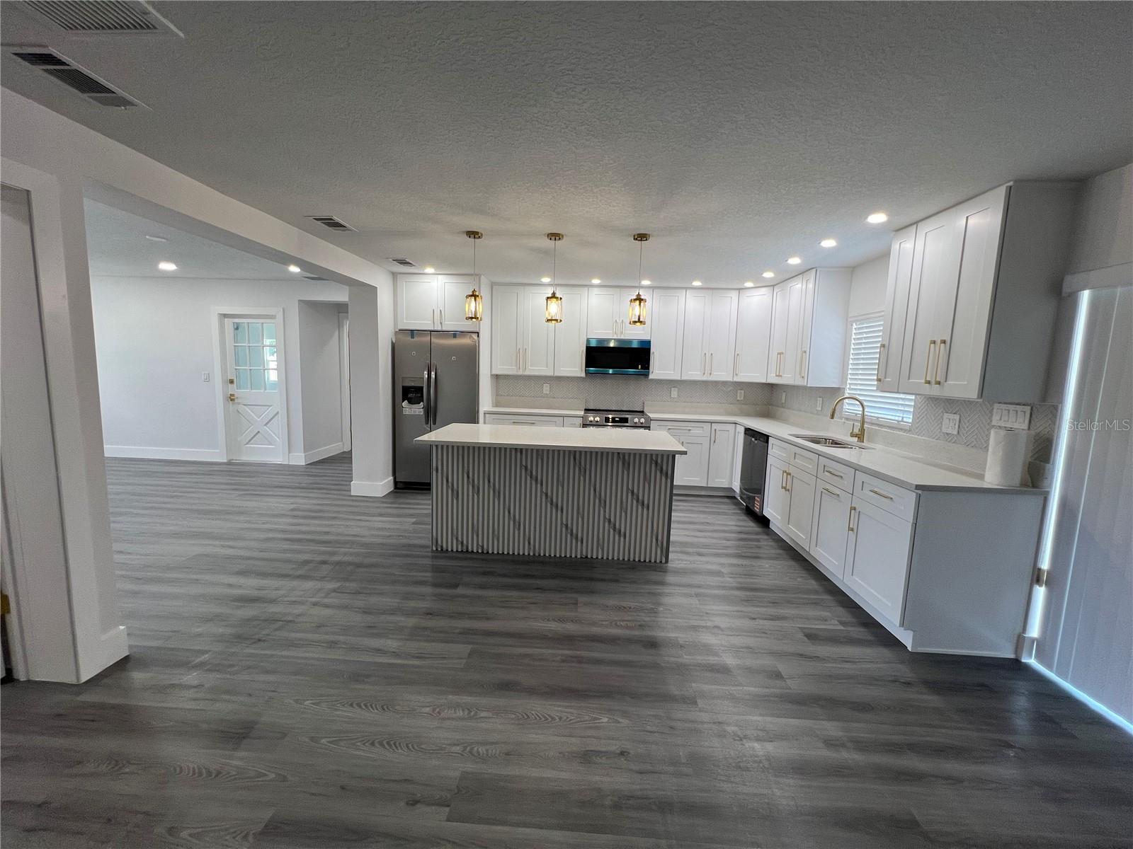 Image 12 of 65 For 2811 Auburn Avenue W