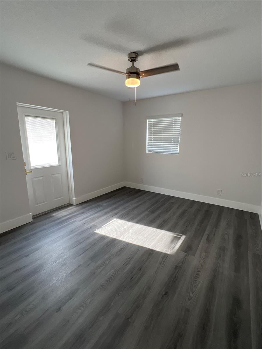 Image 15 of 65 For 2811 Auburn Avenue W